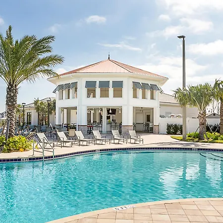 Luxurious 10-Bed Lakefront Retreat Near Disney